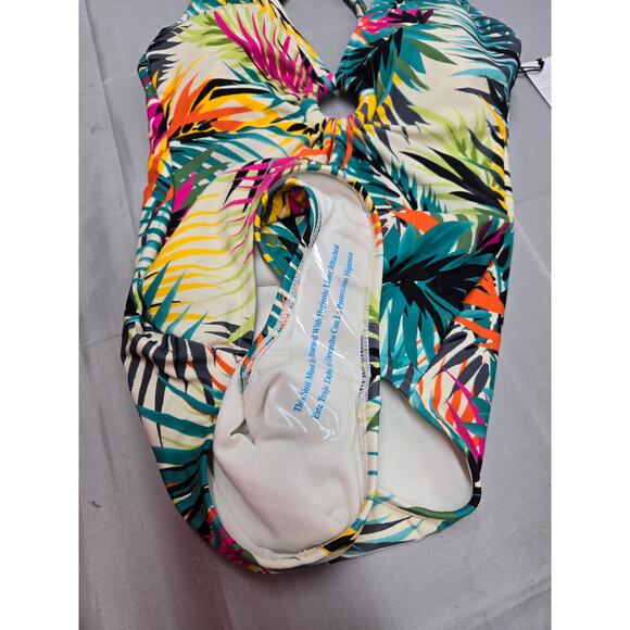 Shade & Shore Size: S (4-6) Tropical Print Swimsuit NWT - Picture 8 of 9